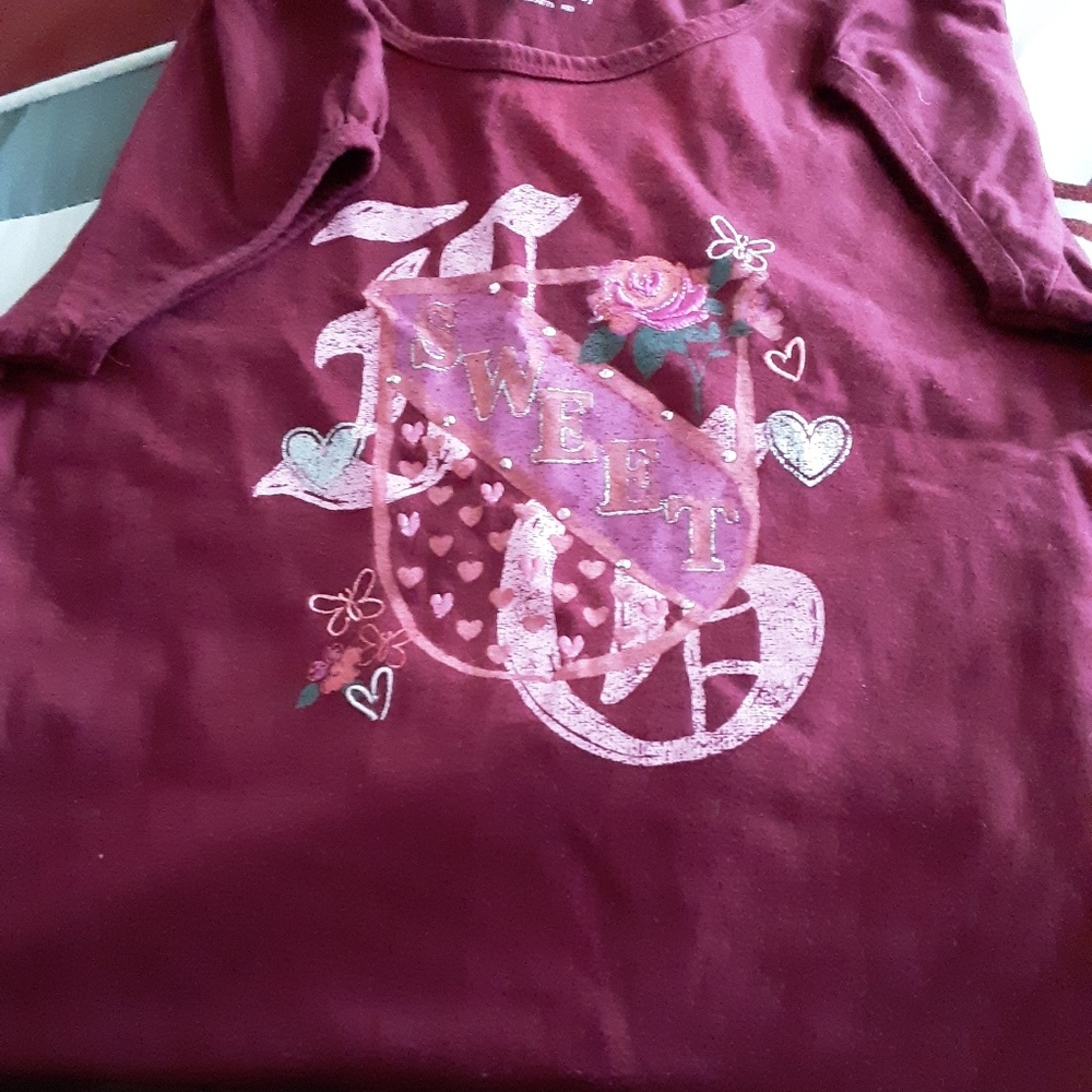 Girls top.